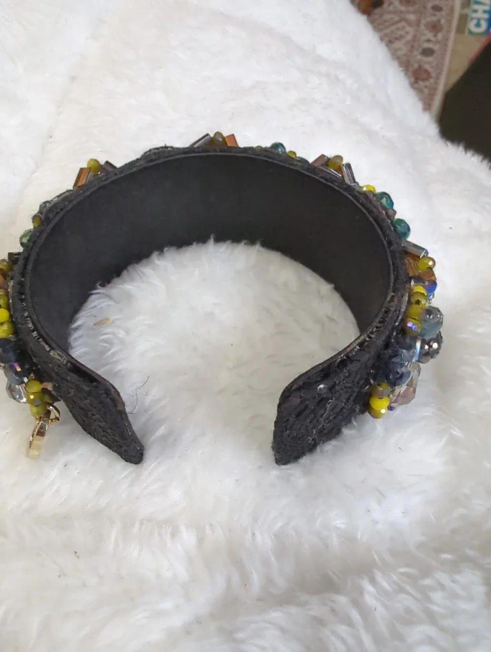 Swarovski Crystals Bracelet Jewels Galore Metal Covered Cuff Beautiful Gold Cake